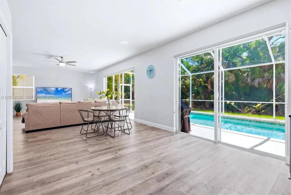 674 Clear Creek Drive Sarasota, FL 34229