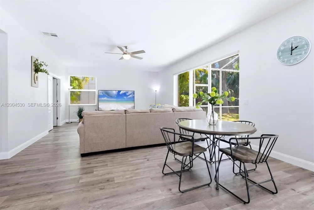 674 Clear Creek Drive Sarasota, FL 34229