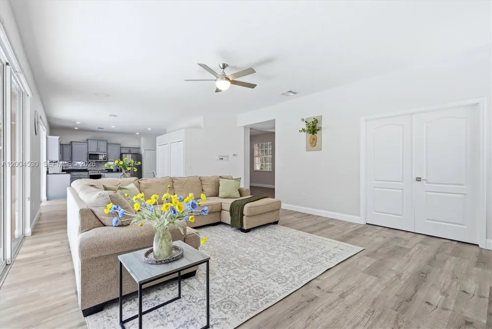 674 Clear Creek Drive Sarasota, FL 34229