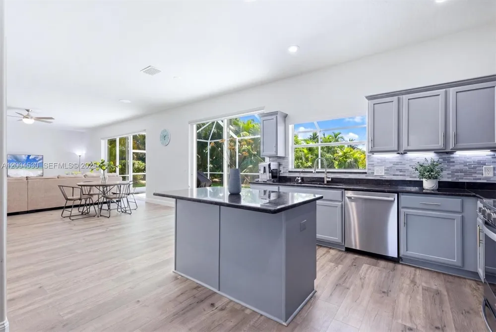 674 Clear Creek Drive Sarasota, FL 34229