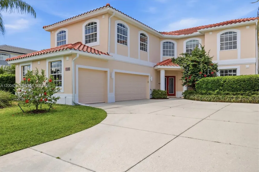 674 Clear Creek Drive Sarasota, FL 34229