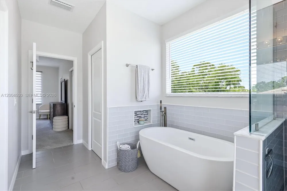 674 Clear Creek Drive Sarasota, FL 34229