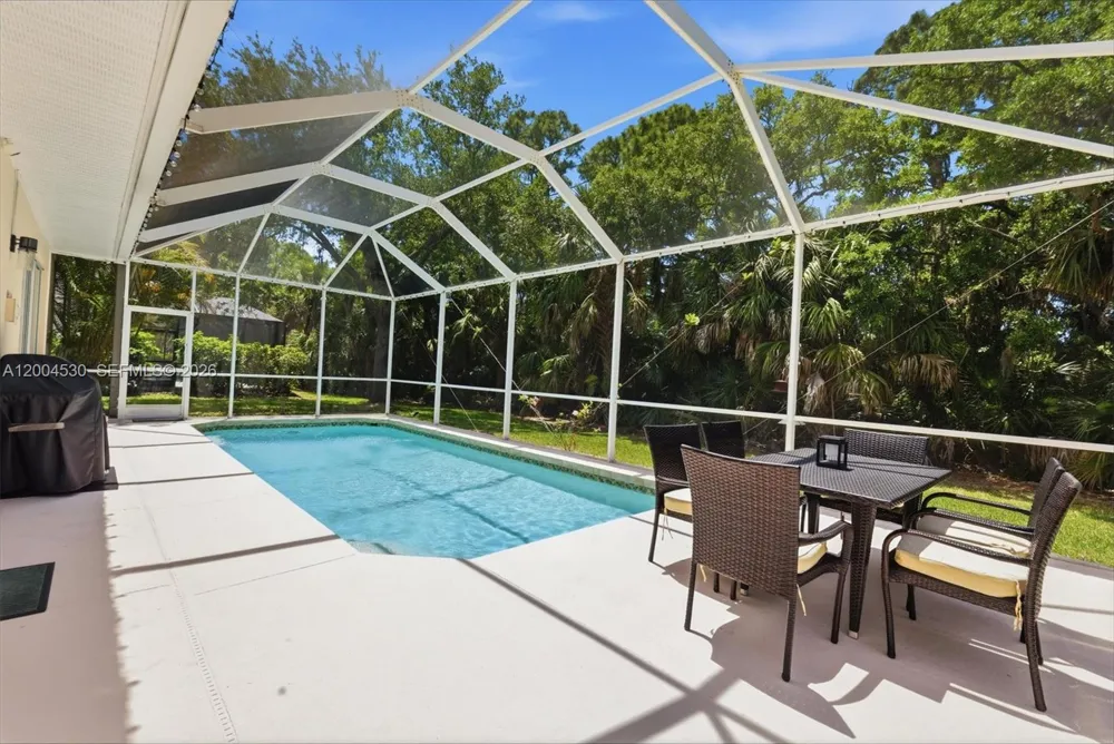 674 Clear Creek Drive Sarasota, FL 34229