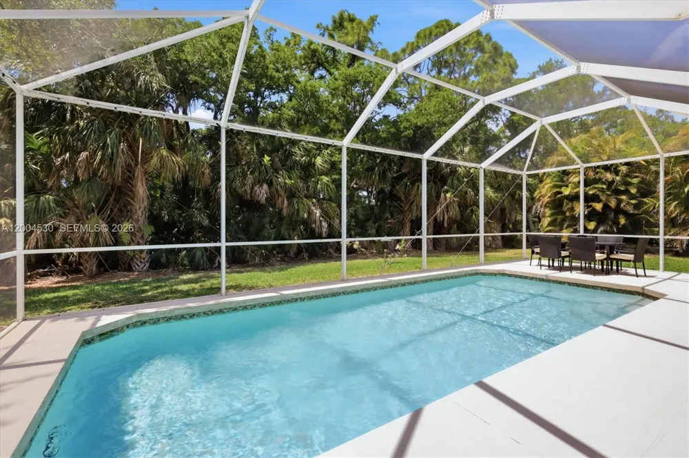 674 Clear Creek Drive Sarasota, FL 34229