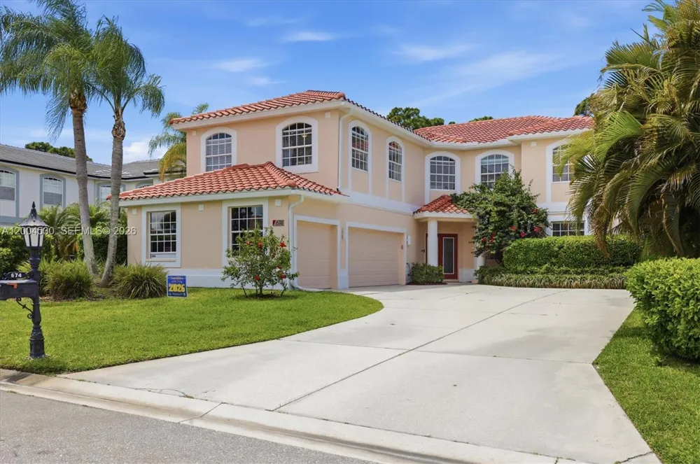 674 Clear Creek Drive Sarasota, FL 34229