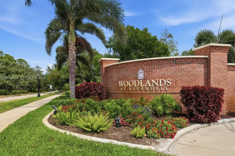 674 Clear Creek Drive Sarasota, FL 34229