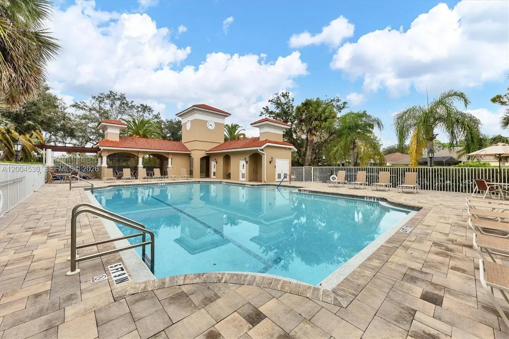 674 Clear Creek Drive Sarasota, FL 34229