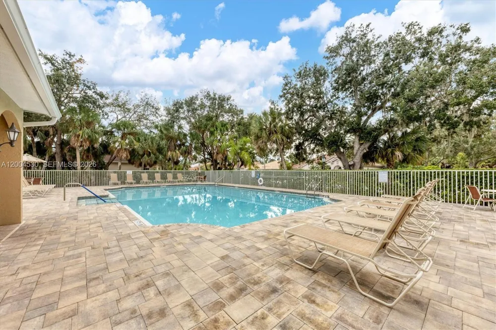 674 Clear Creek Drive Sarasota, FL 34229