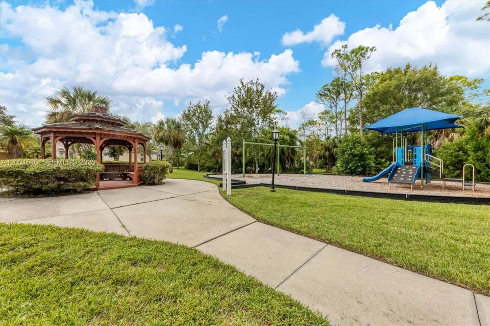 674 Clear Creek Drive Sarasota, FL 34229