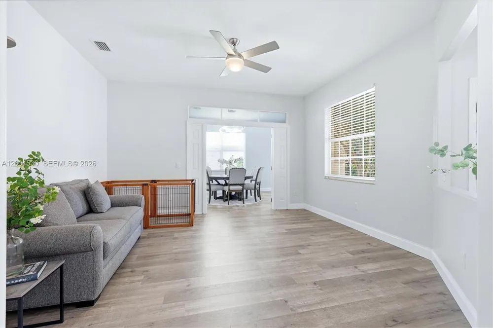 674 Clear Creek Drive Sarasota, FL 34229