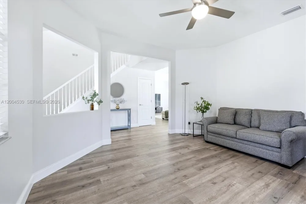 674 Clear Creek Drive Sarasota, FL 34229