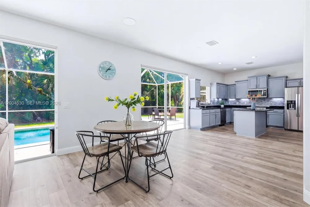 674 Clear Creek Drive Sarasota, FL 34229