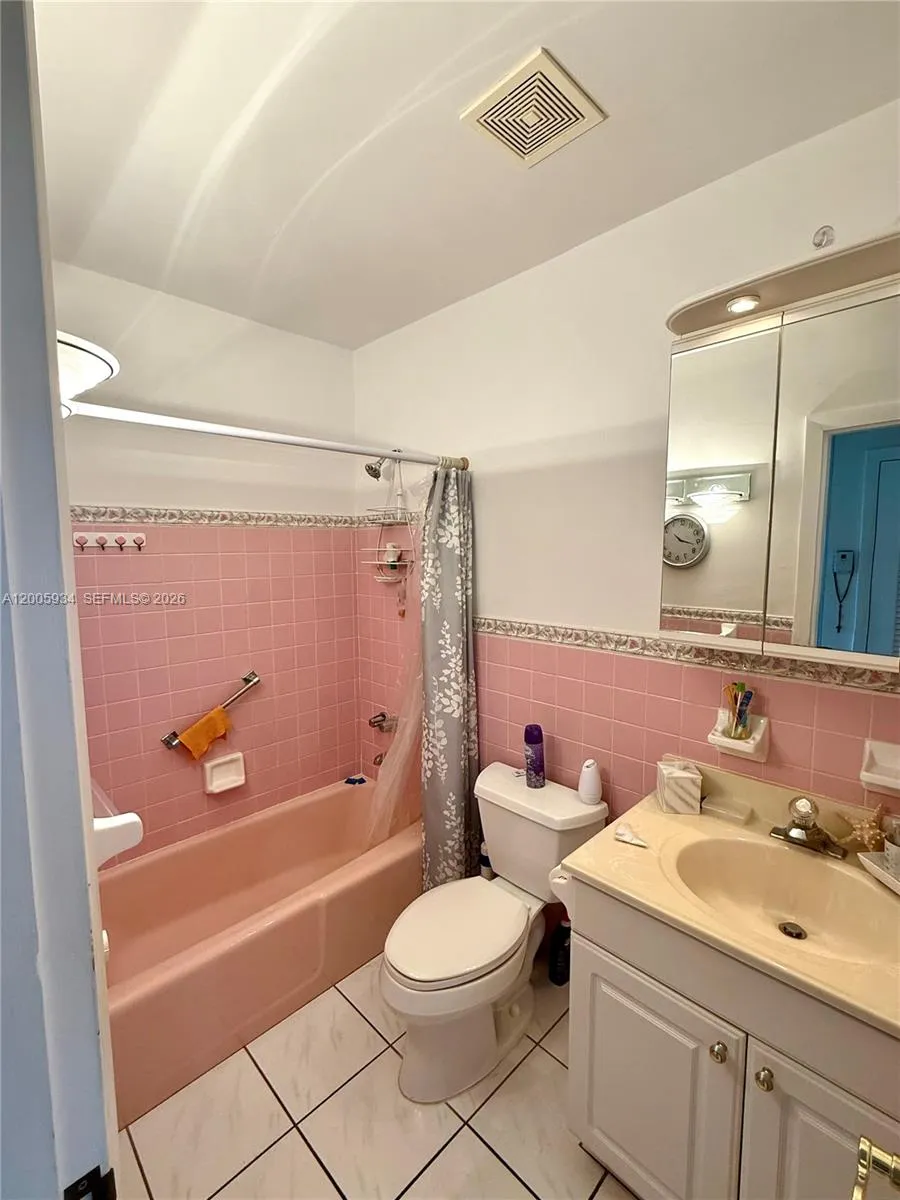 11 NE 204th St #23 Miami Gardens, FL 33179