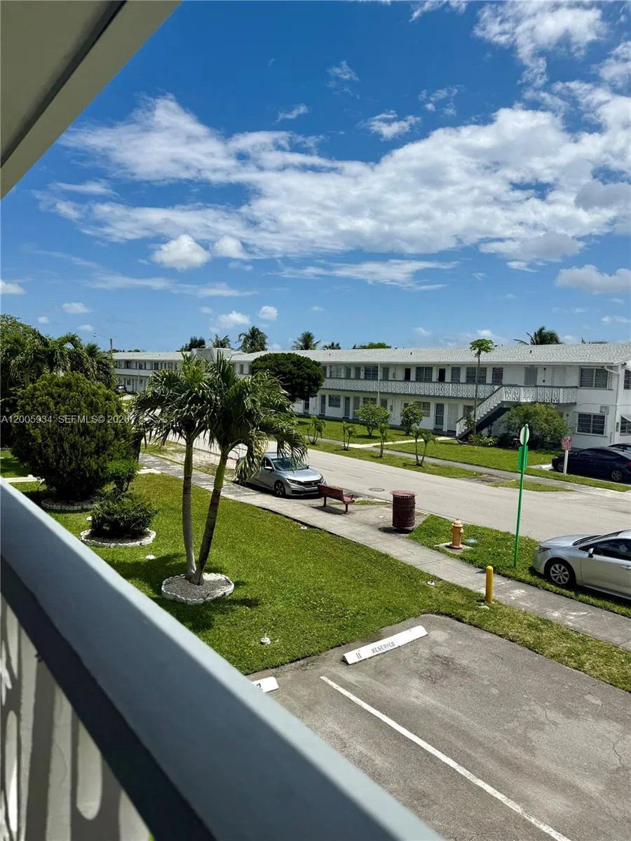 11 NE 204th St #23 Miami Gardens, FL 33179