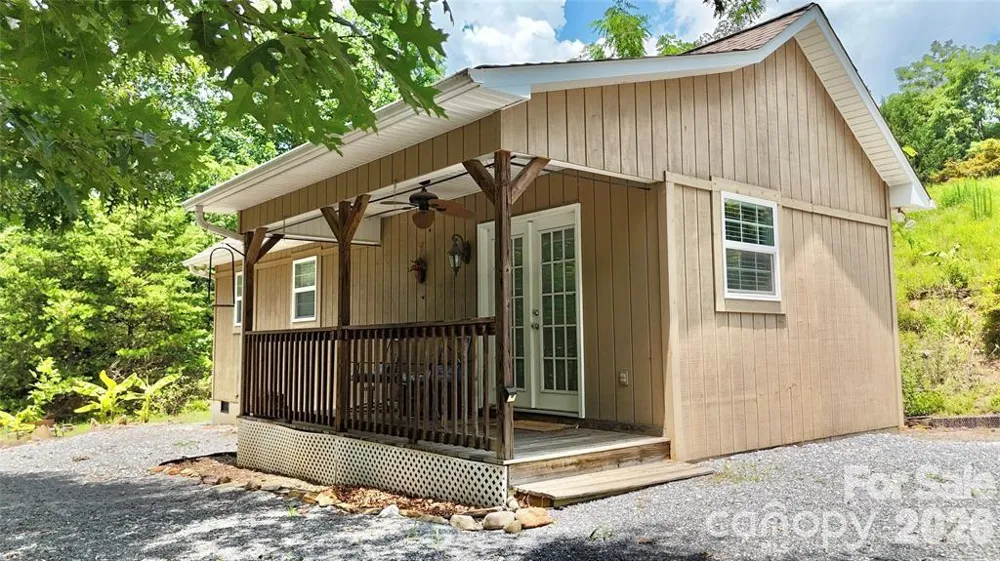37 Coyote Drive Marion, NC 28752