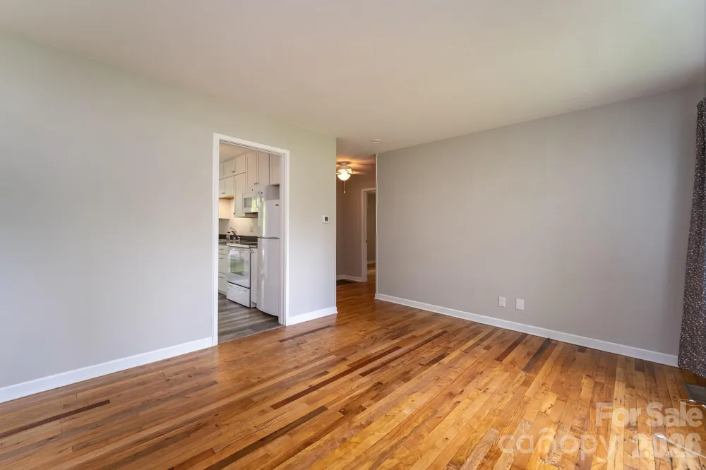 41 Trowbridge Lane Brevard, NC 28712