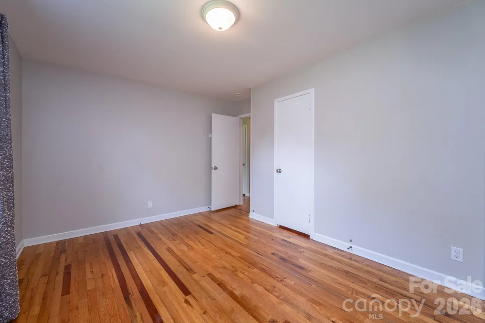 41 Trowbridge Lane Brevard, NC 28712