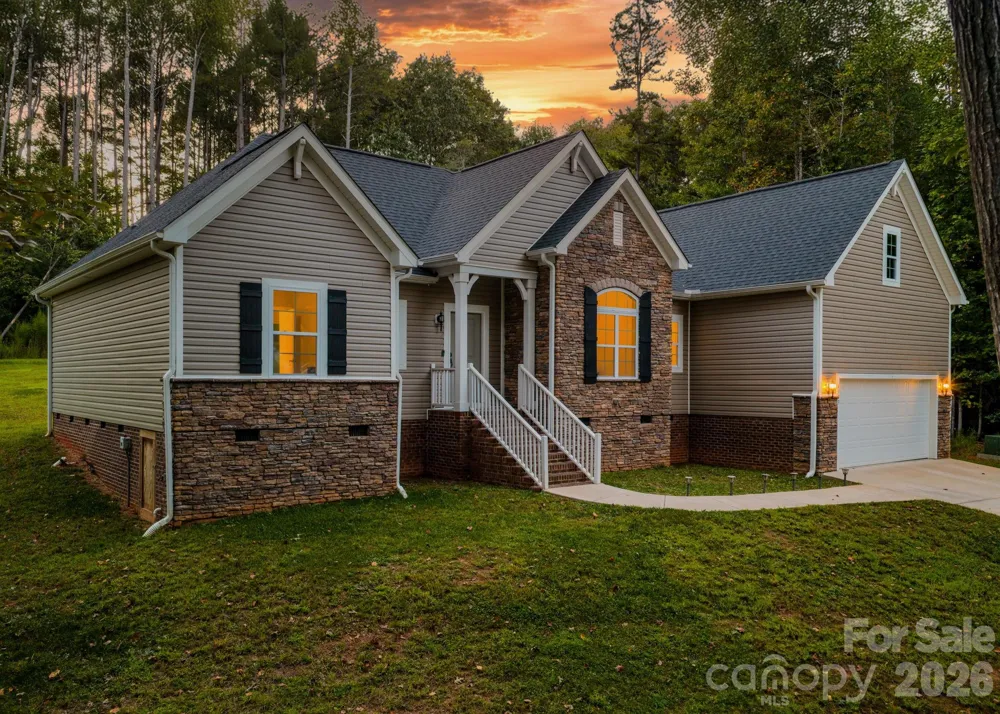 4903 Rio De Luna Hickory, NC 28601
