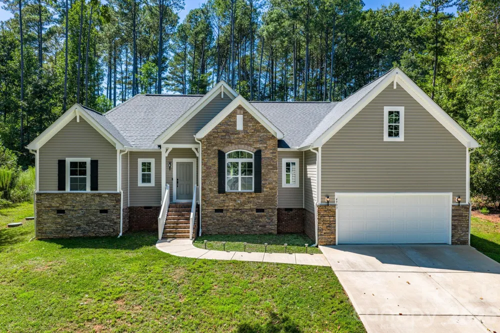 4903 Rio De Luna Hickory, NC 28601