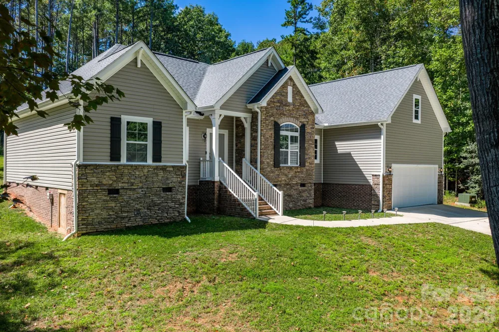 4903 Rio De Luna Hickory, NC 28601