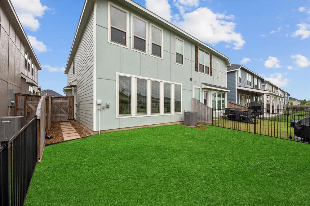 5534 Amber Brook Lane Fulshear, TX 77441