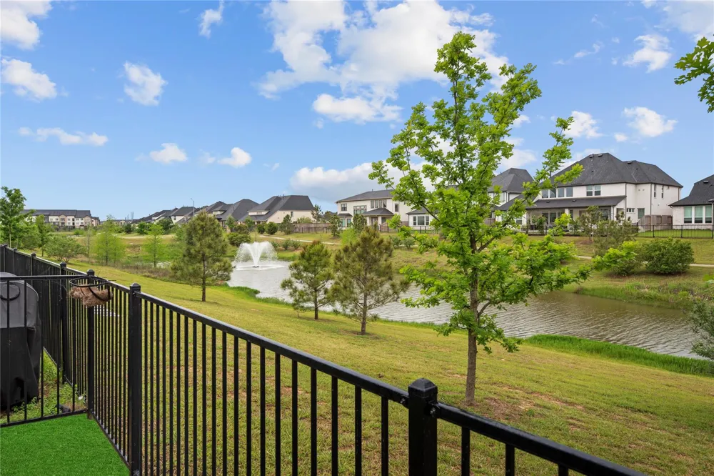 5534 Amber Brook Lane Fulshear, TX 77441