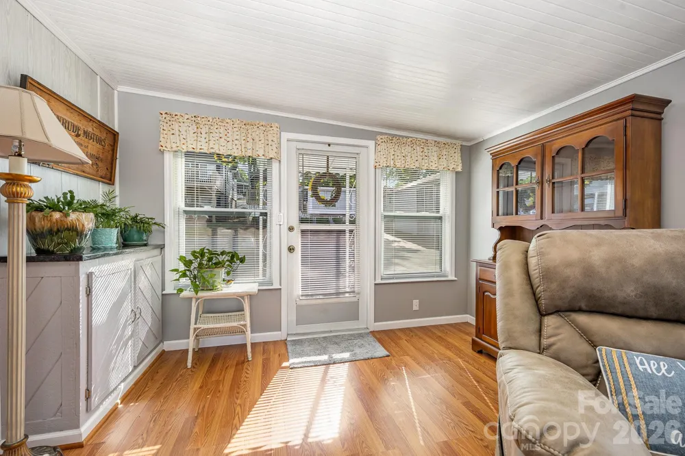 125 Maple Street New London, NC 28127