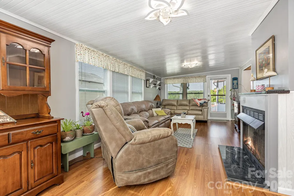 125 Maple Street New London, NC 28127