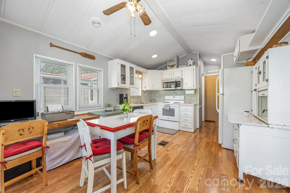 125 Maple Street New London, NC 28127