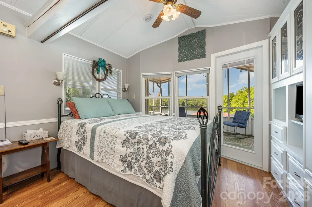 125 Maple Street New London, NC 28127