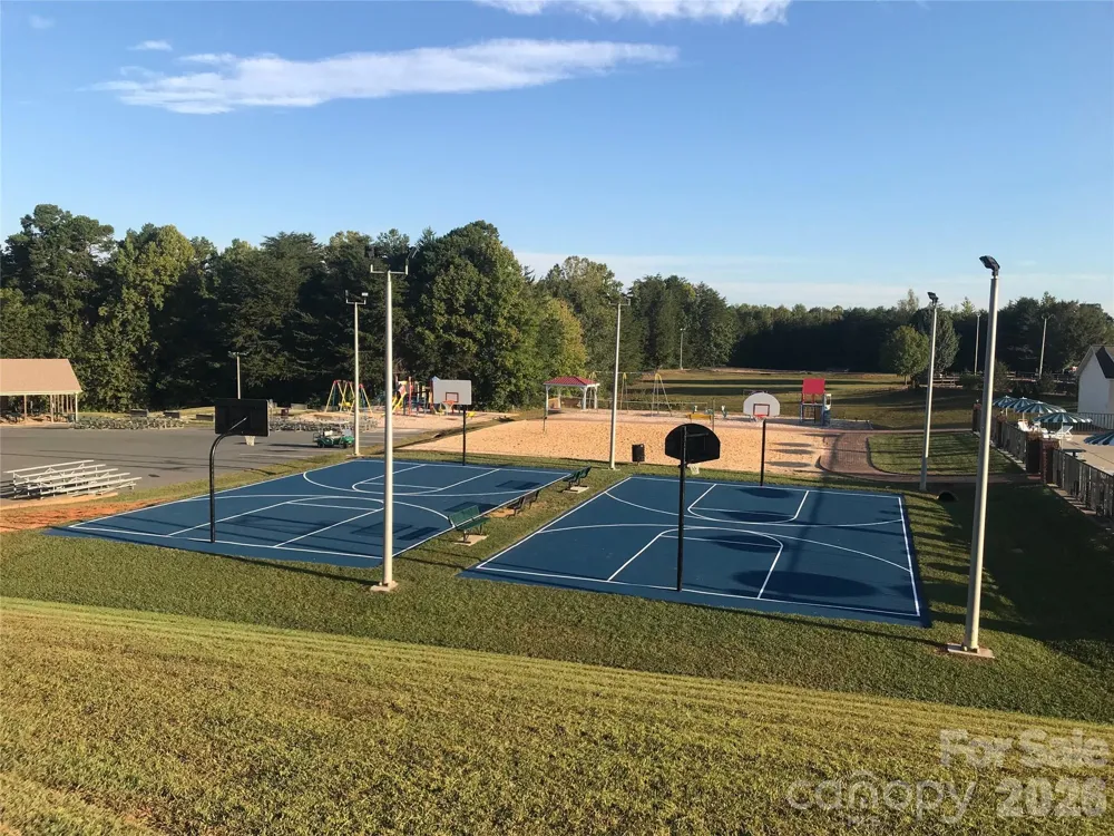 125 Maple Street New London, NC 28127