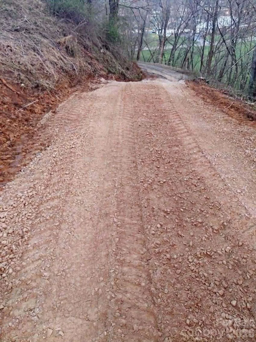 000 Mitchell Avenue Bakersville, NC 28705