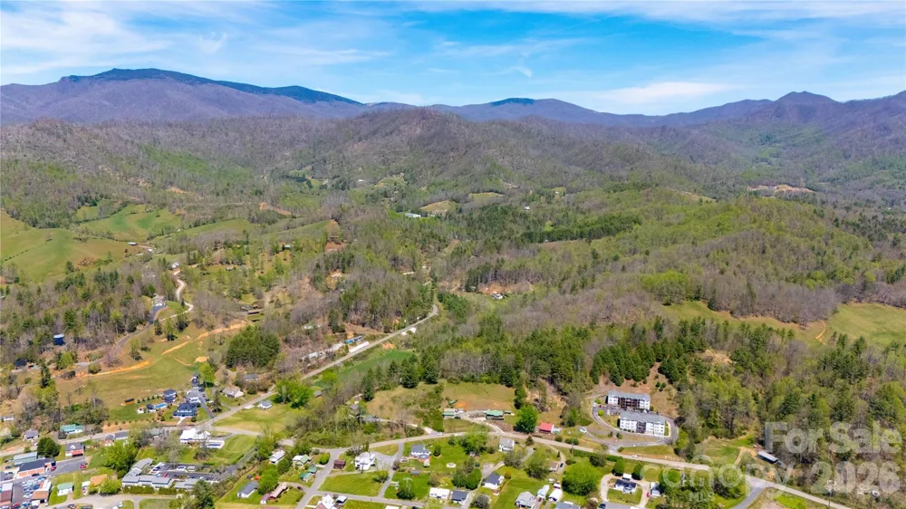000 Mitchell Avenue Bakersville, NC 28705