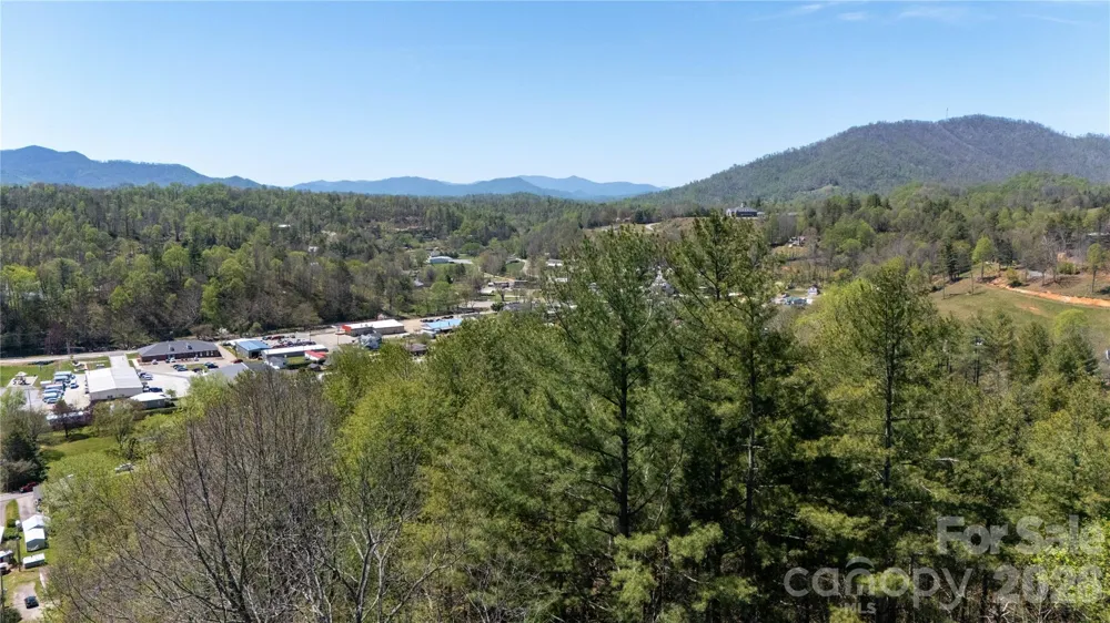 000 Mitchell Avenue Bakersville, NC 28705