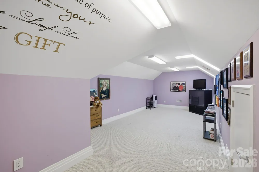 158 Printers Lane New London, NC 28127