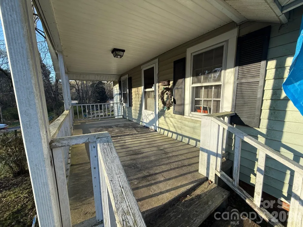 624 Blue Street Troy, NC 27371
