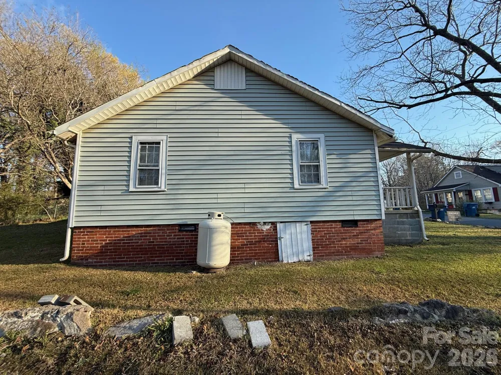 624 Blue Street Troy, NC 27371