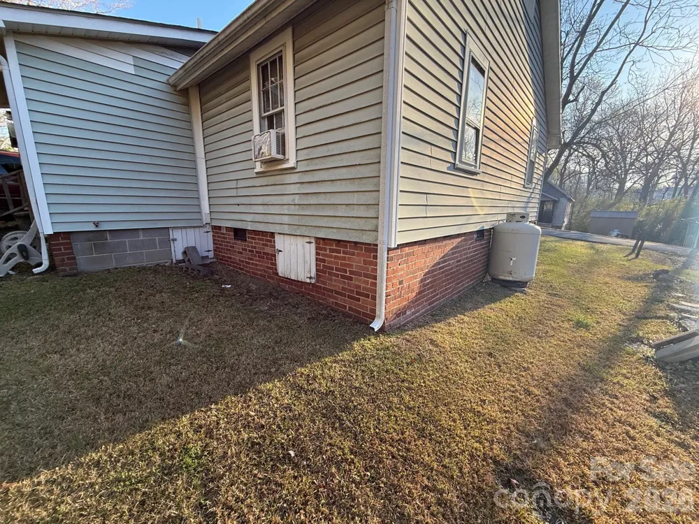 624 Blue Street Troy, NC 27371