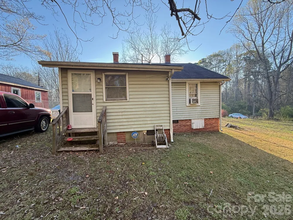 624 Blue Street Troy, NC 27371