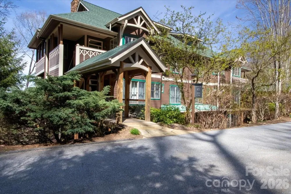 45 Creekside Way #I301 Burnsville, NC 28714