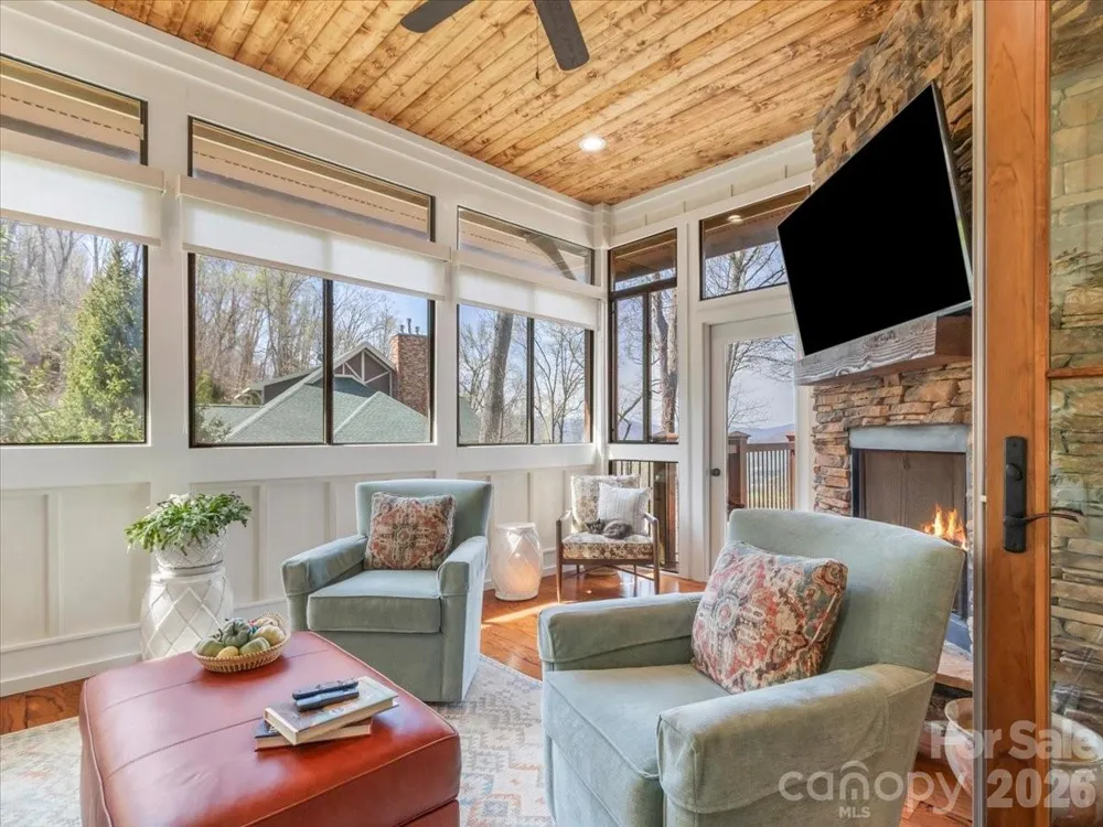 45 Creekside Way #I301 Burnsville, NC 28714