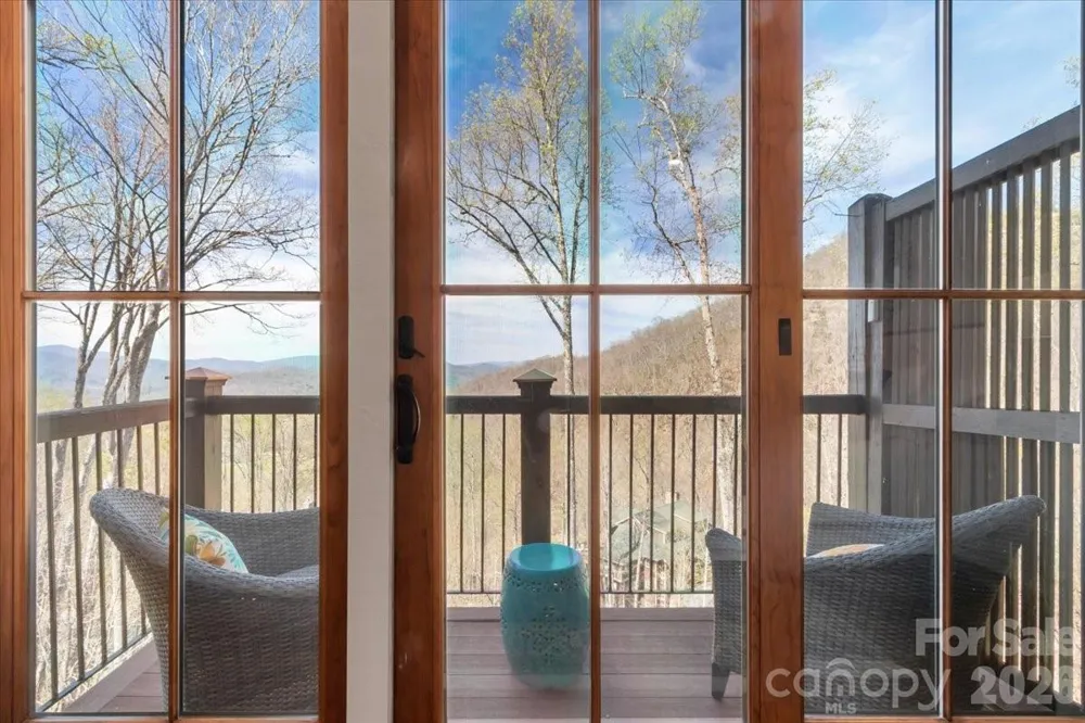 45 Creekside Way #I301 Burnsville, NC 28714