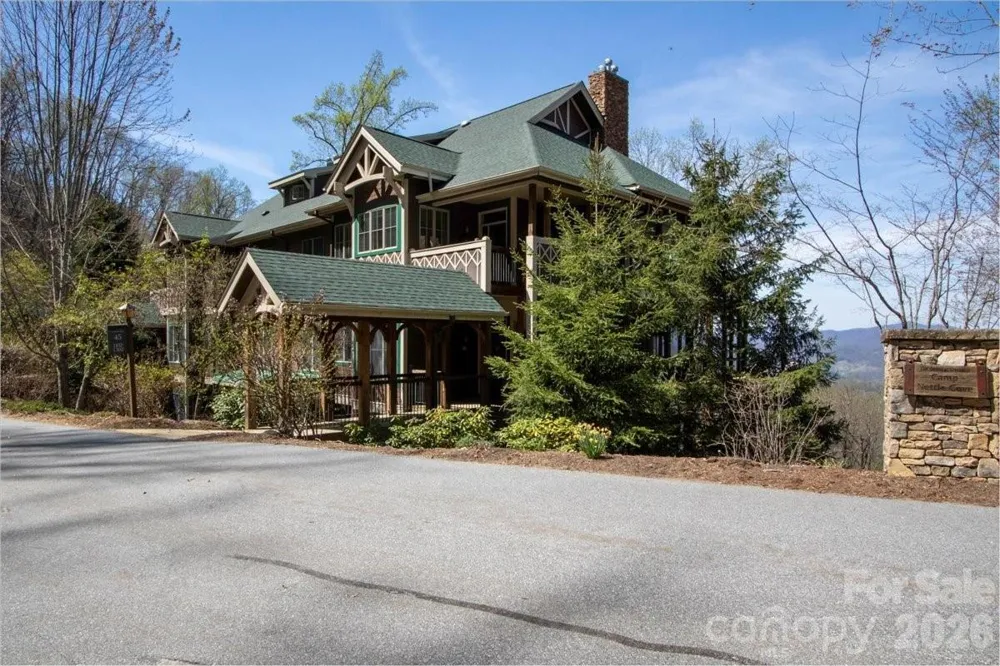 45 Creekside Way #I301 Burnsville, NC 28714