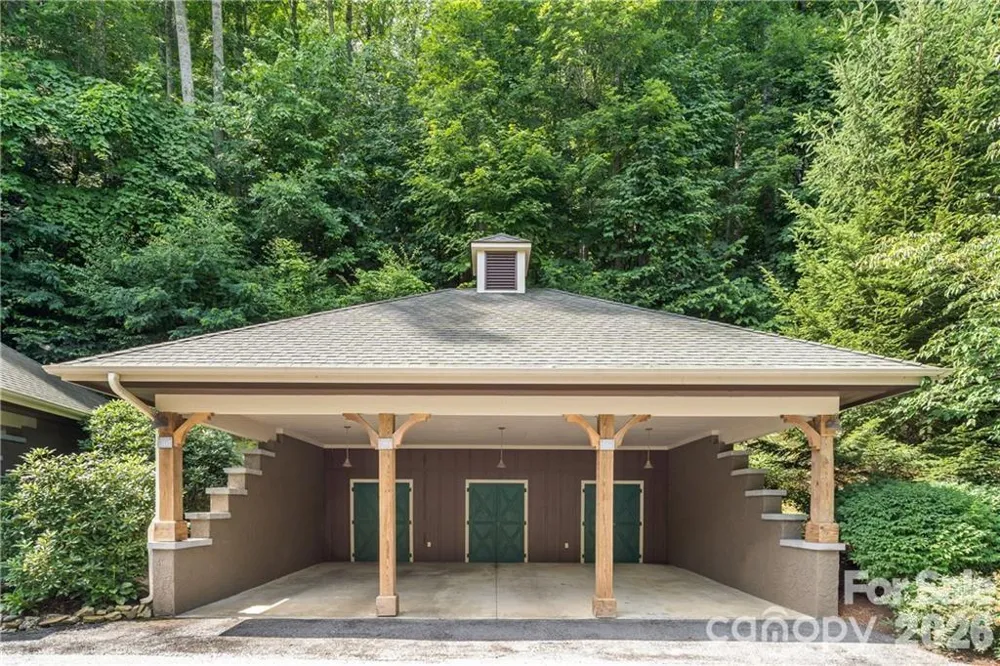 45 Creekside Way #I301 Burnsville, NC 28714