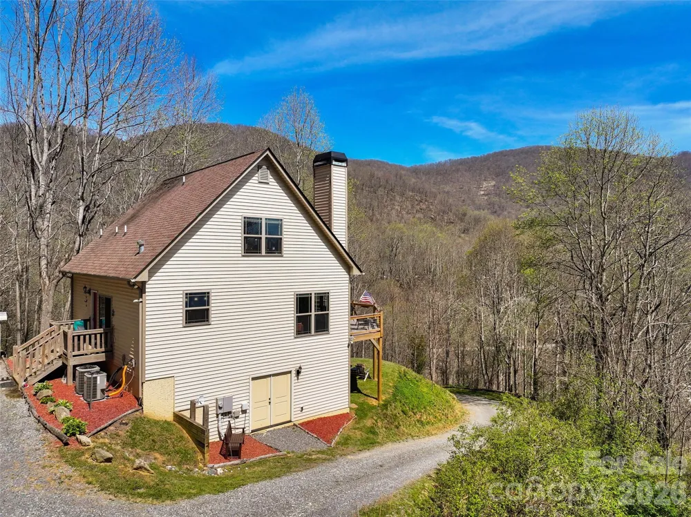 4823 Max Patch Road Clyde, NC 28721
