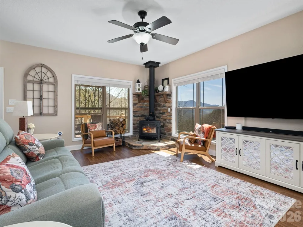 4823 Max Patch Road Clyde, NC 28721