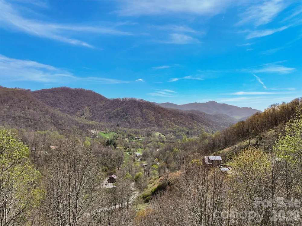 4823 Max Patch Road Clyde, NC 28721