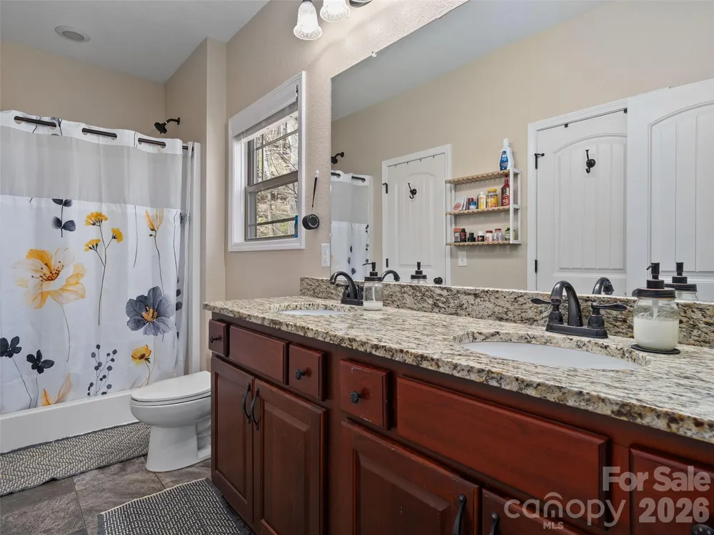4823 Max Patch Road Clyde, NC 28721