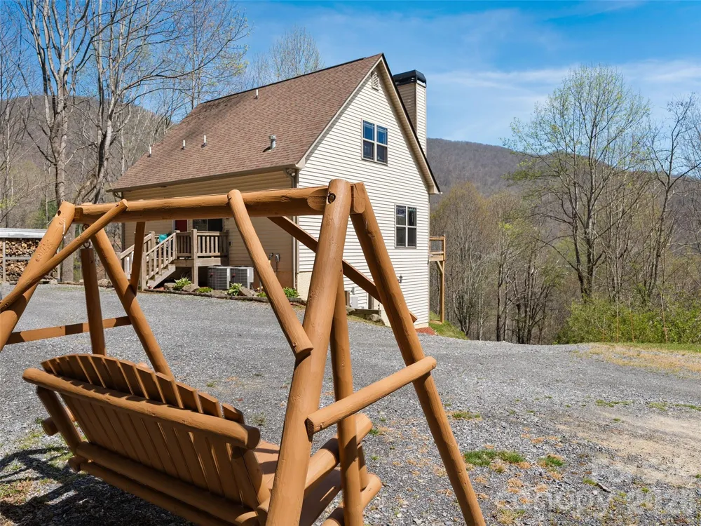 4823 Max Patch Road Clyde, NC 28721