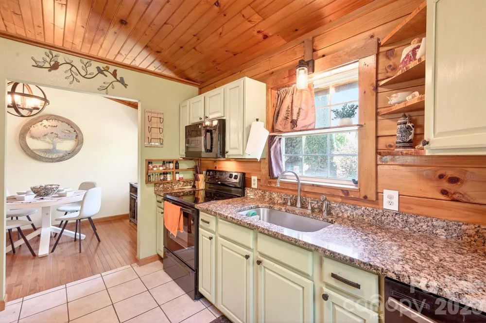 8 Blue Sky Drive Leicester, NC 28748